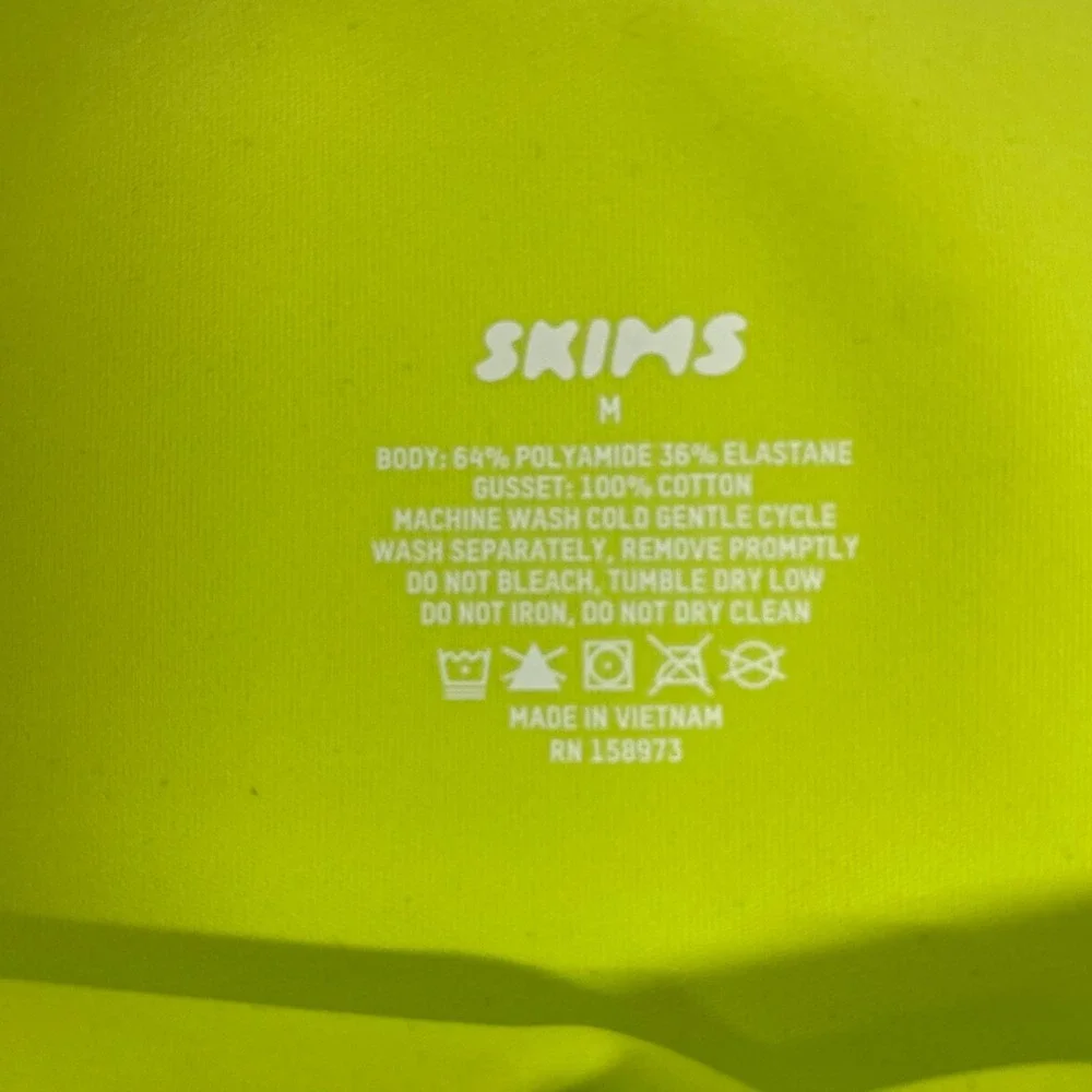 SKIMS Fits Everybody High Waist Shorts Size M Daffodil Neon Yellow Biker - Picture 2 of 8